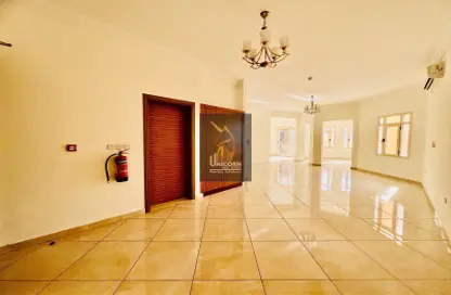 Compound - 4 Bedrooms - 5 Bathrooms for rent in Bu Hamour Street - Abu Hamour - Doha