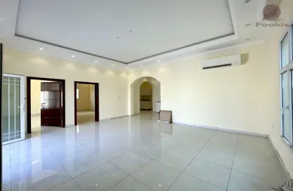 Apartment - 2 Bedrooms - 2 Bathrooms for rent in Street 871 - Al Duhail South - Al Duhail - Doha