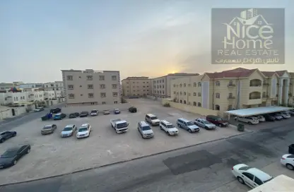 Apartment - 2 Bedrooms - 2 Bathrooms for rent in Al Nasr - Doha