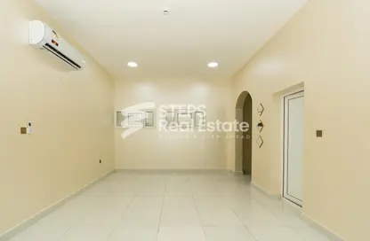 Apartment - 2 Bedrooms - 2 Bathrooms for rent in Al Kheesa - Al Kheesa - Umm Salal Mohammed