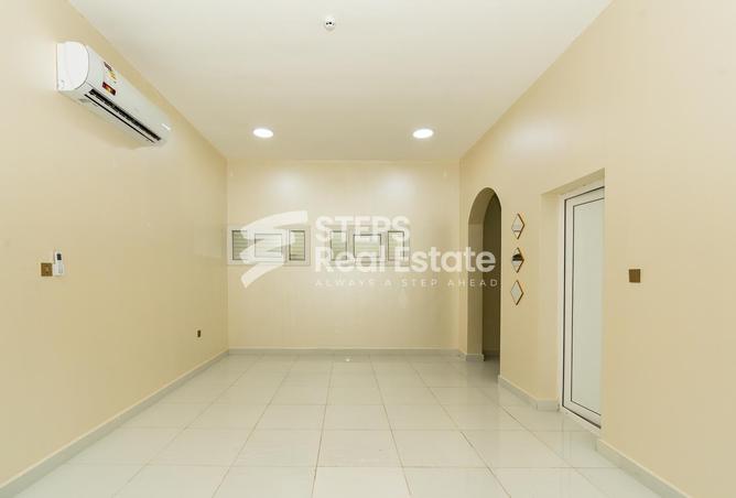 Apartment - 2 Bedrooms - 2 Bathrooms for rent in Al Kheesa - Al Kheesa - Umm Salal Mohammed