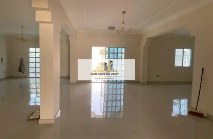 Villa - 3 Bedrooms - 3 Bathrooms for rent in Mamoura 18 - Al Maamoura - Doha