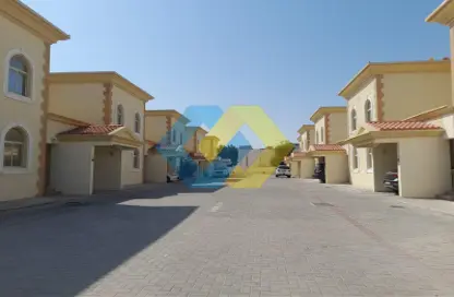 Compound - 4 Bedrooms - 4 Bathrooms for rent in Old Airport Road - Old Airport Road - Doha