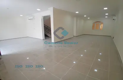 Compound - 4 Bedrooms - 5 Bathrooms for rent in Umm Al Seneem Street - Ain Khaled - Doha