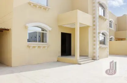 Villa - 4 Bedrooms - 5 Bathrooms for rent in Mesaimeer Road - Abu Hamour - Doha