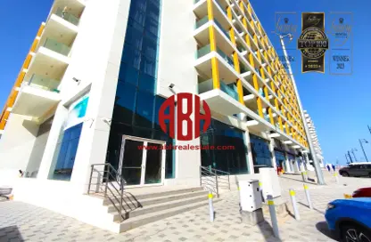 Show Room - Studio - 2 Bathrooms for rent in Marina Tower 02 - Marina District - Lusail