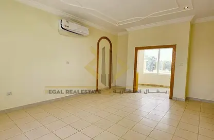 Apartment - 2 Bedrooms - 1 Bathroom for rent in Legtaifiya Lagoon - West Bay - Doha