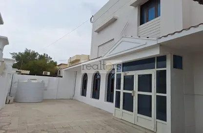 Villa - 4 Bedrooms - 5 Bathrooms for rent in Al Nasr Street - Al Nasr - Doha