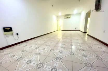 Apartment - 2 Bedrooms - 2 Bathrooms for rent in Al Zubair Bakkar Street - Al Sadd - Doha