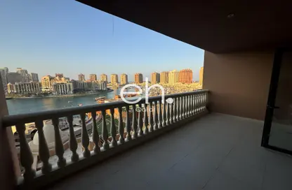 Apartment - 2 Bedrooms - 3 Bathrooms for sale in Tower 24 - Porto Arabia - The Pearl Island - Doha