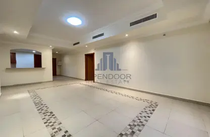 Apartment - 1 Bedroom - 2 Bathrooms for rent in West Porto Drive - Porto Arabia - The Pearl Island - Doha