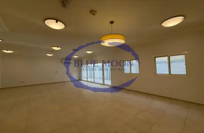 Compound - 4 Bedrooms - 6 Bathrooms for rent in Ain Khaled - Ain Khaled - Doha