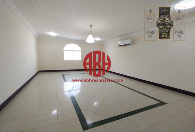 Apartment - 3 Bedrooms - 3 Bathrooms for rent in Ghanem Business Centre - Fereej Bin Mahmoud South - Fereej Bin Mahmoud - Doha