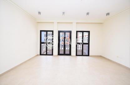 Apartment - 1 Bedroom - 2 Bathrooms for rent in Carnaval - Qanat Quartier - The Pearl Island - Doha