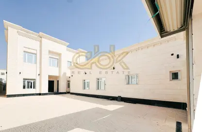 Villa - 7 Bedrooms - 7+ Bathrooms for sale in Izghawa - Izghawa - Doha