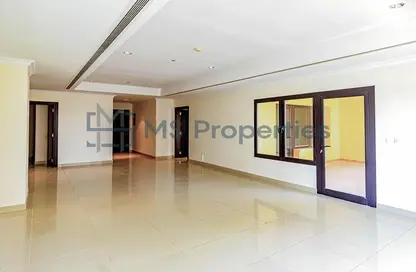 Apartment - 1 Bedroom - 2 Bathrooms for sale in West Porto Drive - Porto Arabia - The Pearl Island - Doha