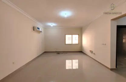 Apartment - 1 Bedroom - 2 Bathrooms for rent in Umm Ghuwalina - Umm Ghuwailina - Doha