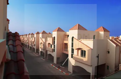 Compound - 4 Bedrooms - 5 Bathrooms for rent in Abu Sidra - Al Rayyan - Doha