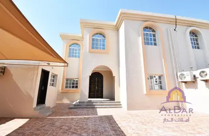 Villa - 4 Bedrooms - 4 Bathrooms for rent in Al Maamoura - Doha