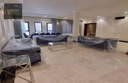 Compound - 5 Bedrooms - 6 Bathrooms for rent in Alfardan Residential Tower - Alfardan Towers - West Bay - Doha