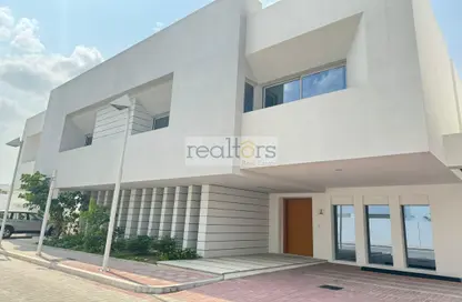 Compound - 5 Bedrooms - 6 Bathrooms for rent in Al Dana st - Muraikh - AlMuraikh - Doha