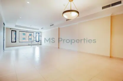 Apartment - 1 Bedroom - 2 Bathrooms for rent in West Porto Drive - Porto Arabia - The Pearl Island - Doha