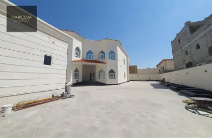 Villa - 5 Bedrooms - 7 Bathrooms for rent in Wadi Al Shaheeniya Street - Ain Khaled - Doha