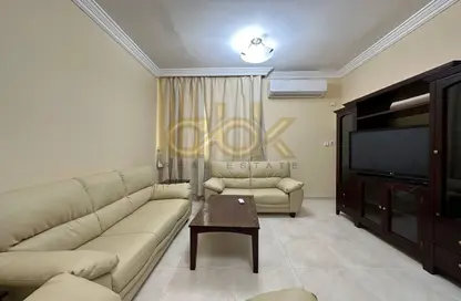 Apartment - 2 Bedrooms - 2 Bathrooms for rent in Anas Street - Fereej Bin Mahmoud North - Fereej Bin Mahmoud - Doha