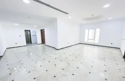 Apartment - 2 Bedrooms - 2 Bathrooms for rent in Al Sadd Road - Al Sadd - Doha