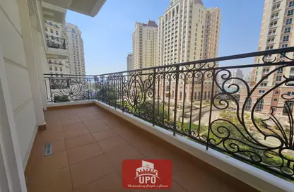 Apartment - 3 Bedrooms - 5 Bathrooms for rent in Floresta Gardens - Floresta Gardens - The Pearl Island - Doha