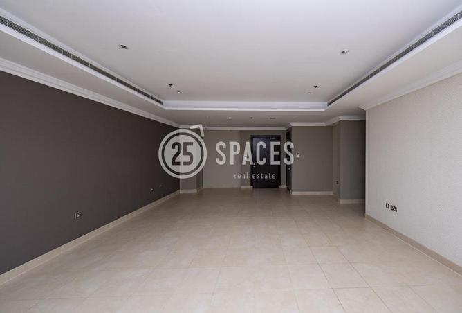 Apartment - 2 Bedrooms - 3 Bathrooms for rent in East Porto Drive - Porto Arabia - The Pearl Island - Doha