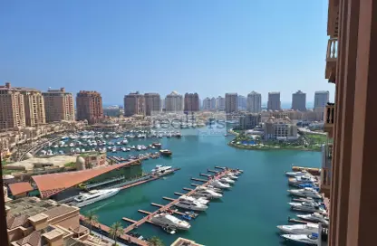 Apartment - 2 Bedrooms - 3 Bathrooms for rent in Tower 8 - Porto Arabia - The Pearl Island - Doha