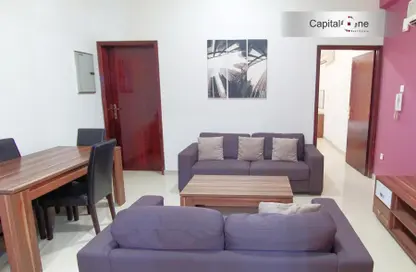 Apartment - 2 Bedrooms - 1 Bathroom for rent in Al Miqdad Street - Umm Ghuwailina - Doha