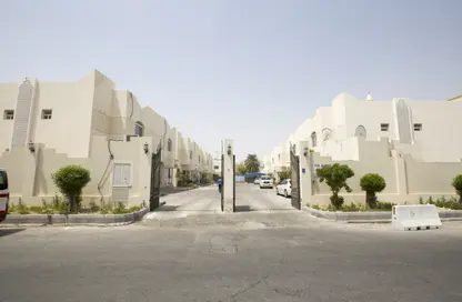 Villa - 4 Bedrooms - 3 Bathrooms for rent in Old Airport Road - Doha