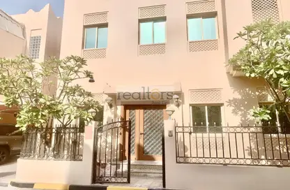 Villa - 3 Bedrooms - 3 Bathrooms for rent in Ammar Bin Yasser Street - Al Aziziyah - Doha