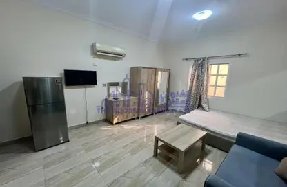 Apartment - 1 Bathroom for rent in Street 870 - Al Duhail South - Al Duhail - Doha