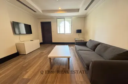 Apartment - 1 Bedroom - 2 Bathrooms for rent in Viva West - Viva Bahriyah - The Pearl Island - Doha