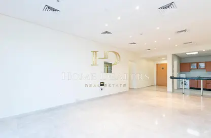 Apartment - 2 Bedrooms - 3 Bathrooms for rent in Zig Zag Tower A - Zig Zag Towers - West Bay - Doha