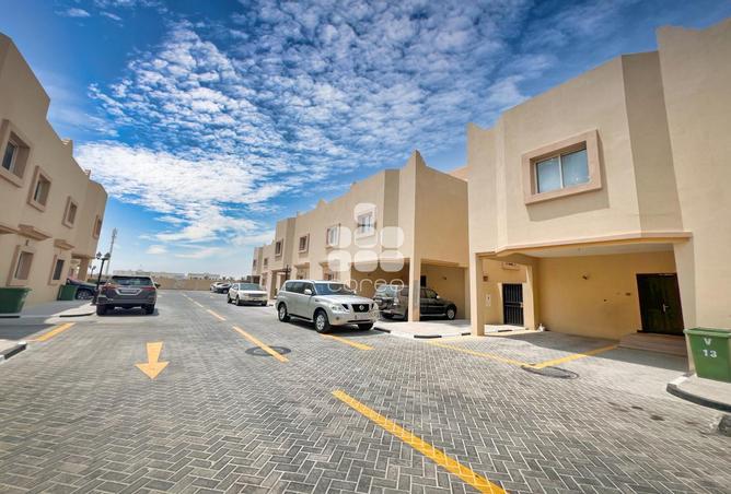 Villa - 5 Bedrooms - 5 Bathrooms for rent in Ain Khaled Villas - Ain Khaled - Doha