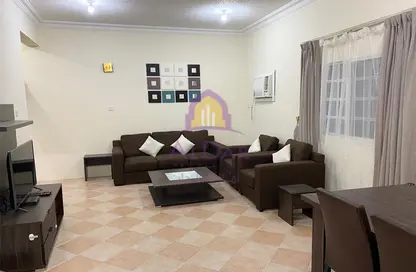 Apartment - 2 Bedrooms - 2 Bathrooms for rent in Al Muntazah Street - Al Muntazah - Doha