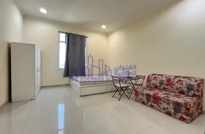 Apartment - 1 Bathroom for rent in Street 871 - Al Duhail South - Al Duhail - Doha