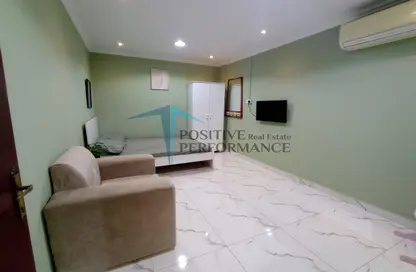 Apartment - 1 Bathroom for rent in Al Dafna - Al Dafna - Doha