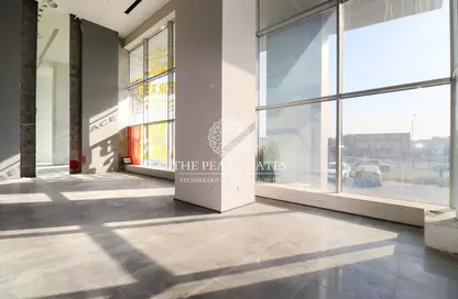 Show Room - Studio - 1 Bathroom for rent in C-Ring Road - Al Sadd - Doha