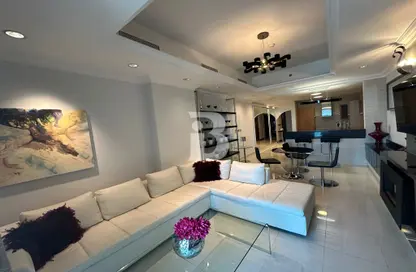 Penthouse - 2 Bedrooms - 3 Bathrooms for rent in Viva West - Viva Bahriyah - The Pearl Island - Doha