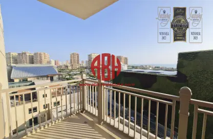 Apartment - 2 Bedrooms - 4 Bathrooms for rent in Tower 10 - Abraj Quartiers - The Pearl Island - Doha