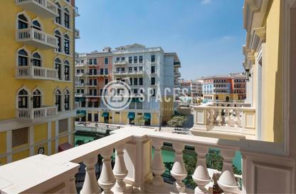 Apartment - 2 Bedrooms - 3 Bathrooms for rent in Carnaval - Qanat Quartier - The Pearl Island - Doha