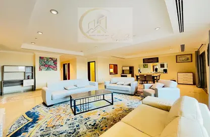 Apartment - 2 Bedrooms - 3 Bathrooms for rent in West Porto Drive - Porto Arabia - The Pearl Island - Doha