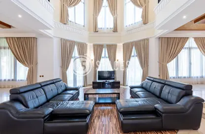 Villa - 5 Bedrooms - 6 Bathrooms for rent in East Gate - West Bay Lagoon - Doha