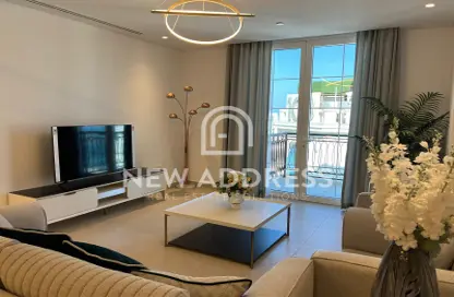 Apartment - 1 Bedroom - 2 Bathrooms for rent in The Garden - Floresta Gardens - The Pearl Island - Doha