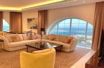 Penthouse - 3 Bedrooms - 4 Bathrooms for rent in Floresta Gardens - Floresta Gardens - The Pearl Island - Doha